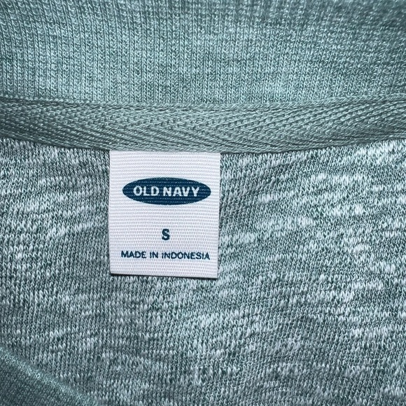 Old Navy long sleeve green shirt. Terry cloth material. Size small. - Picture 3 of 3